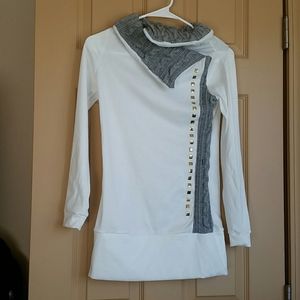 NWOT White and gray sweater